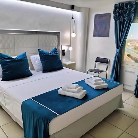 Modern House أوستوني